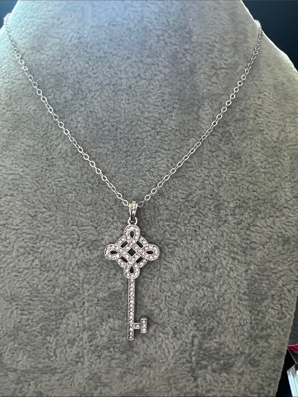 Crystal Key Pendant Necklace in Silver - Women's Fashion Jewelry